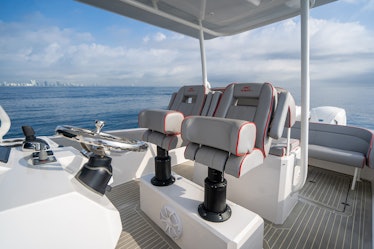 Ocean-1-Rogue-370-tender-26