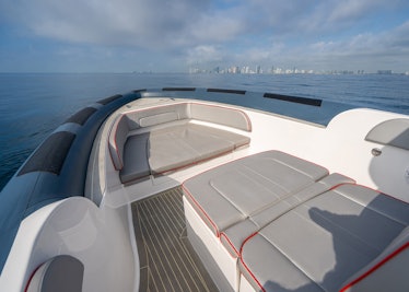 Ocean-1-Rogue-370-tender-bow